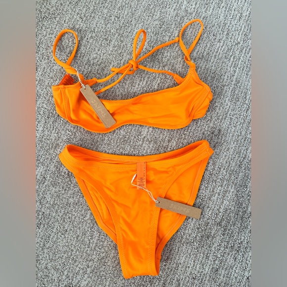 Women’s SKIMS micro scoop Bathing Suit - Picture 4 of 8